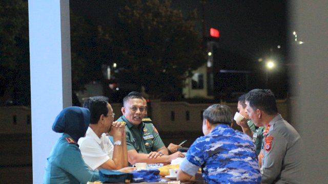 Kasrem 072/Pamungkas Antar Presiden RI ke Bandara Adisutjipto
