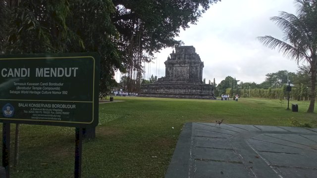 Perayaan Waisak Usai, Pengunjung Candi Mendut Masih Ramai