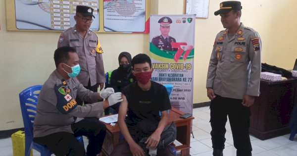 Gelaran Vaksinasi Covid-19 di Polsek Muntilan Disambut Antusias Warga