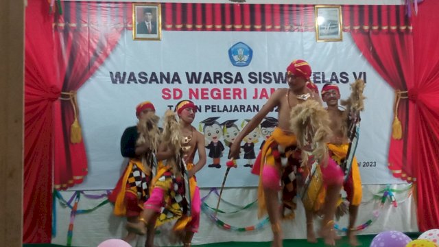 Acara Wasana Warsa di SD Negeri Jamus 2 Magelang Dimeriahkan Sejumlah Tarian