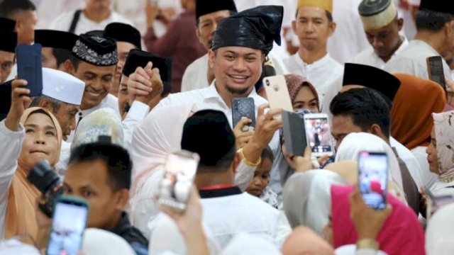 Bupati Gowa, Adnan IYL ditengah-tengah Kerukunan Keluarga Bulukumba (KKB). Foto:Istimewa 