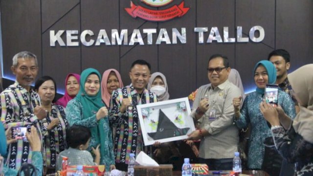 Studi tiru, Camat Polewali Kabupaten Polman Sulbar apresiasi program dan inovasi Kecamatan Tallo. Foto:Istimewa 