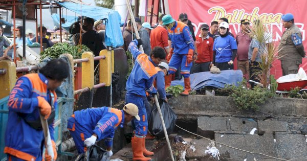 Peringati Hari Lingkungan Hidup, Wawali dan SKPD Aksi Bersih-bersih