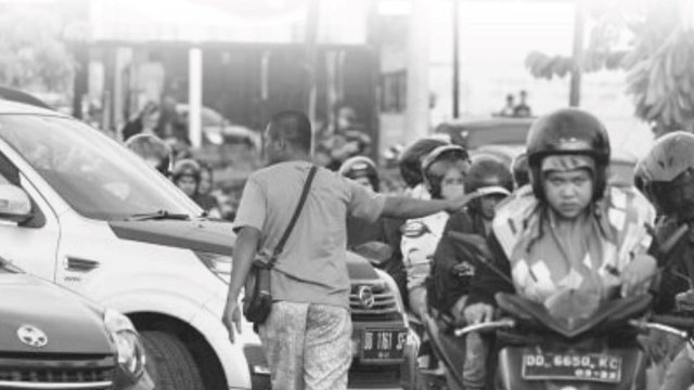 Atensi Maraknya Pak Ogah, Dishub Makassar Tutup Sejumlah &#8216;U-Turn&#8217;