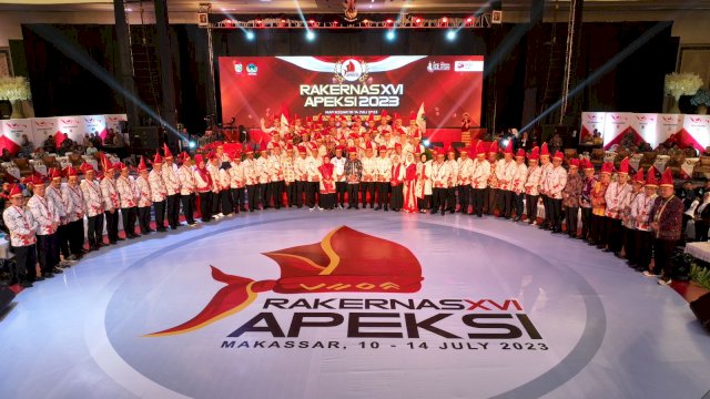 Rakernas APEKSI XVI tahun 2023 resmi dibuka, sebanyak 88 Wali Kota dari Total 98 Kota di seluruh Indonesia hadir secara langsung pada acara puncak Rakernas APEKSI XVI yang digelar di Kota Makassar.
