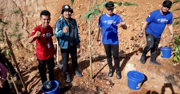 Danny Pomanto-Bima Arya dan Delegasi YCC Rakernas APEKSI XVI Gelar Penghijauan di Tokka Tena Rata