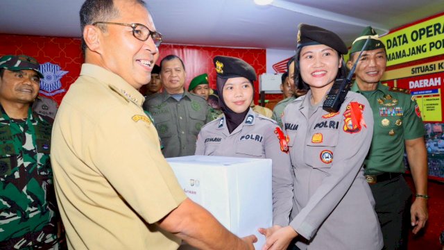 Wali Kota Makassar Moh Ramdhan Pomanto turut mendampingi jajaran Forkopimda Sulsel mengecek Pos Pengamanan dan Pelayanan Terpadu Perayaan Hari Raya Idul Fitri 1444 Hijriah, Jumat (21/04/2023).
