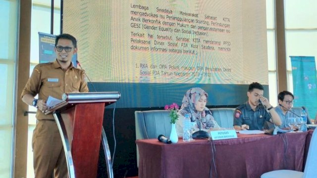 Pejabat PPID Dinas PU Makassar, Hamka Darwis ikuti upgrading informasi publik oleh Dinas Kominfo. Ist