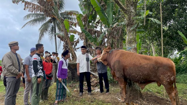 Momen Idul Adha, Yonarmed 3/NP Kodam IV/Diponegoro Salurkan Daging Kurban ke Warga Sekitar