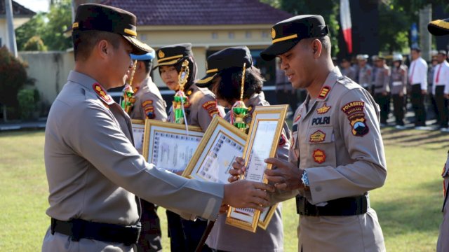 Kado HUT ke-77 Bhayangkara, Polsek Muntilan Juara Satu Lomba Kebersihan