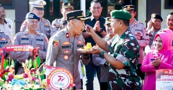Kasdim 0719/Jepara Beri Kejutan Wakapolres