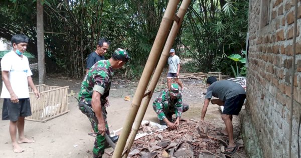 Sigap, Anggota Koramil 14 Minggir Gerak Cepat Bantu Warga Korban Gempa