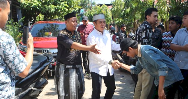 Hadiri Resepsi Nikah di BTN Griya Barombong, Deng Ical Diperkenalkan Sebagai Caleg DPR RI 2024