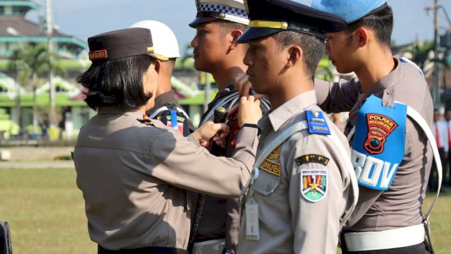 Polwan Berpangkat AKBP Ini Ajak Warga Ikut Tertib Berlalulintas
