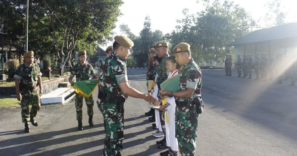 Harumkan Nama Satuan, Prajurit Armed 3/NP dan Putrinya Diganjar Penghargaan