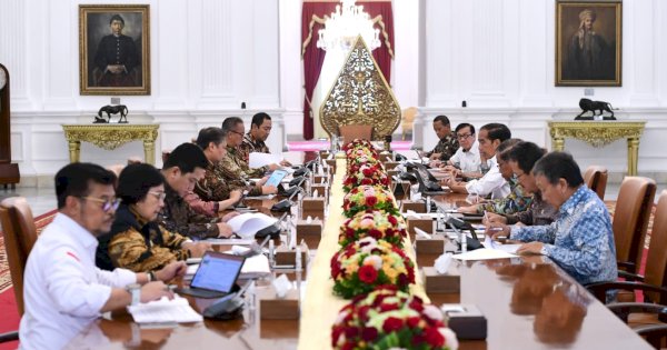 Presiden Jokowi Kumpulkan Jajarannya Gelar Rapat Terbatas