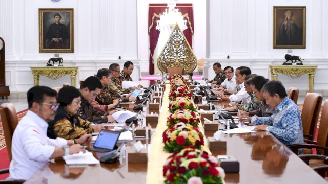 Presiden Jokowi Kumpulkan Jajarannya Gelar Rapat Terbatas