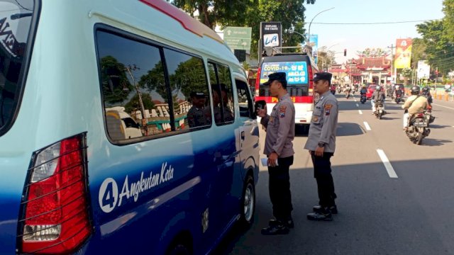 Rangkaian Operasi Patuh Candi, Polres Magelang Kota Himbau Sopir Angkot Tertib Lalulintas