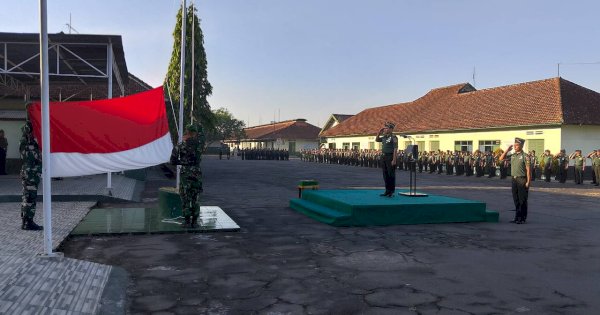Wadan Rindam IV/Diponegoro Pimpin Upacara 17