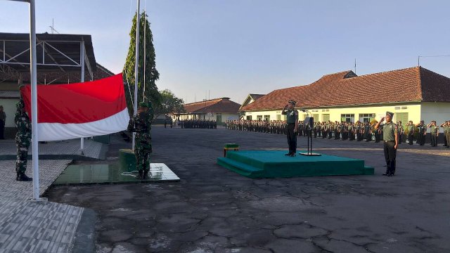 Wadan Rindam IV/Diponegoro Pimpin Upacara 17