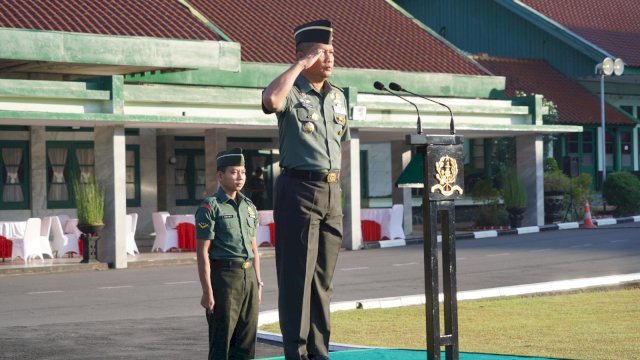 Ratusan Organik Militer dan PNS Akmil Gelar Upacara 17