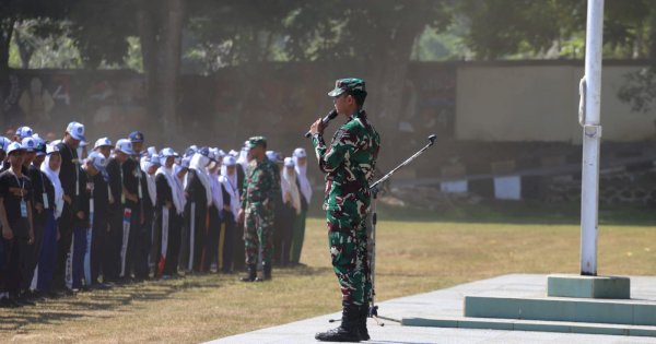2.200 Siswa SMK Negeri 1 Kota Magelang Ikuti Pembinaan Disiplin Yonarmed 11 Kostrad