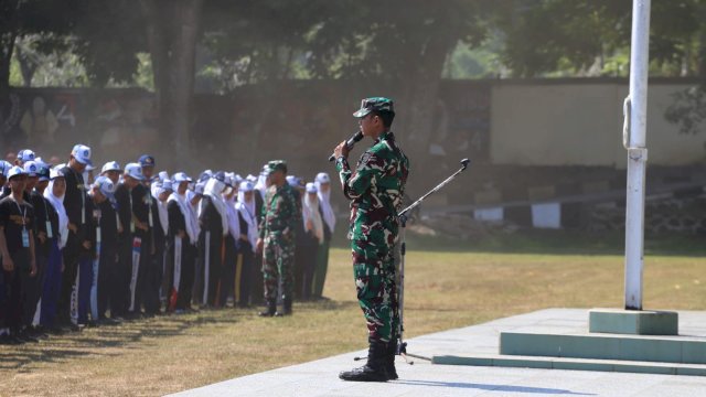 2.200 Siswa SMK Negeri 1 Kota Magelang Ikuti Pembinaan Disiplin Yonarmed 11 Kostrad
