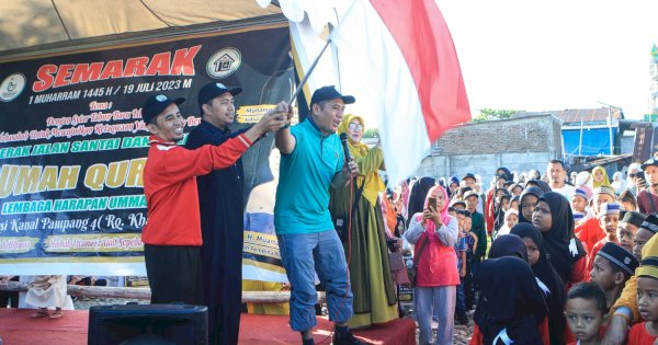 Semarakkan 1 Muharram 1445 H, Deng Ical Lepas 1000 Santri RQ Ikuti Jalan Santai