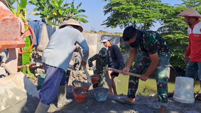 Ratusan TNI Kodim 0717/Grobogan Kompak Atasi Kesulitan Rakyat