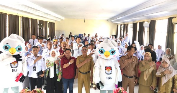 Rangkaian Kirab KPU Makassar Sasar Pemilih Pemula di SMAN 2
