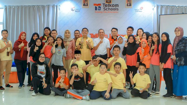 Siswa SMK Telkom Antusias Ikuti Donor Darah PMI Makassar