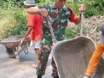 Rela Tak Libur, Babinsa Koramil 03 Mojosongo Pilih Ikut Kerja Bakti