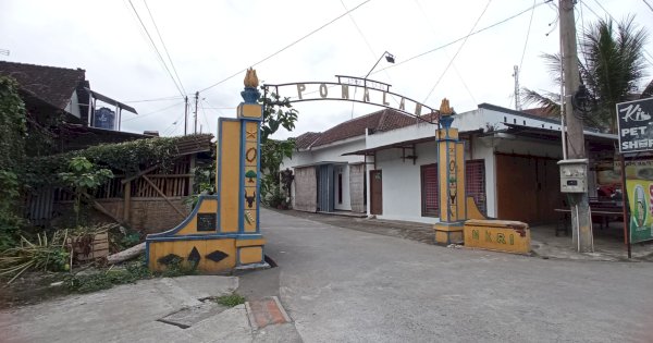 Warga Ponalan Tolak Pemancangan Tiang Kabel Internet, Oknum Kadus dan Ketua RT Diduga Terima Gratifikasi