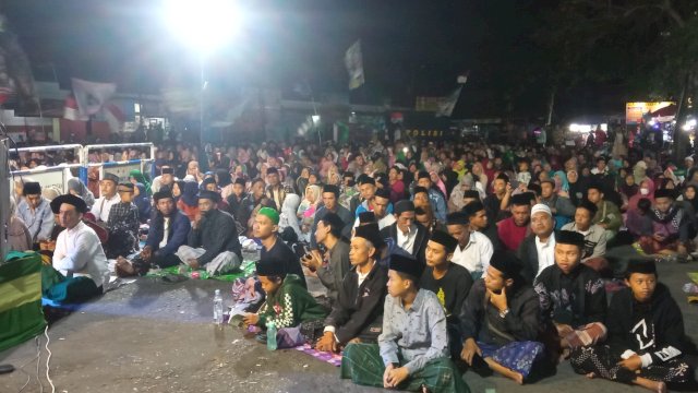 Lindu Aji Sulap Terminal Jadi Lautan Manusia, Kapolsek Muntilan Didaulat Pimpin Lagu Indonesia Raya