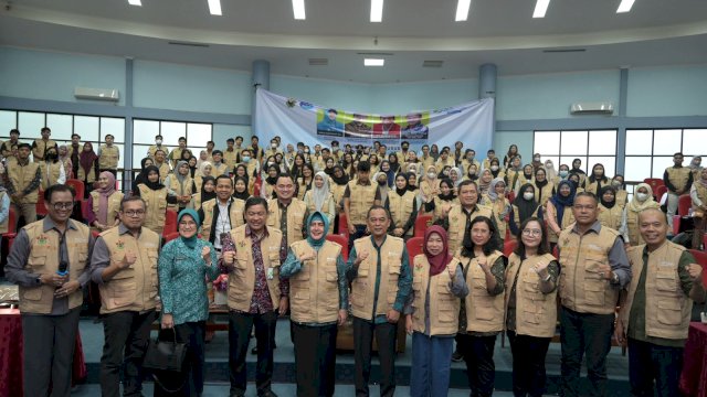 Ketua TP PKK Kota Makassar Indira Yusuf Ismail hadir menjadi narasumber pada kegiatan pembekalan mahasiswa Universitas Hasanuddin (Unhas) KKN Tematik BPJS Ketenagakerjaan, di Gedung IPTEKS Unhas, Kamis (6/07/2023) kemarin.