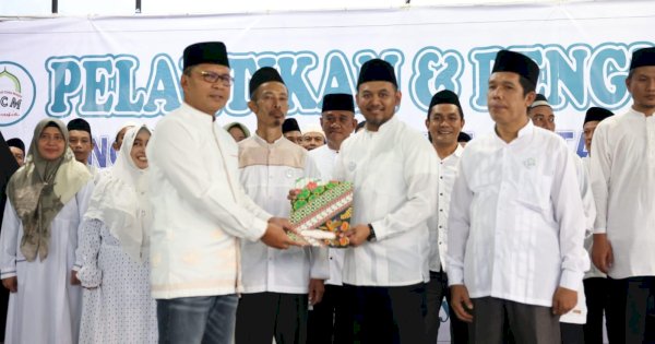 Kukuhkan Masyarakat Cinta Masjid Palopo, Danny Pomanto: Jaga Ummat dari Masjid