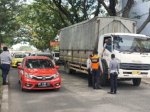 Dishub Makassar Tegakkan Perwali: Truk Tonase 8 Ton Hanya Boleh Melintas Pukul 21.00 &#8211; 05.00