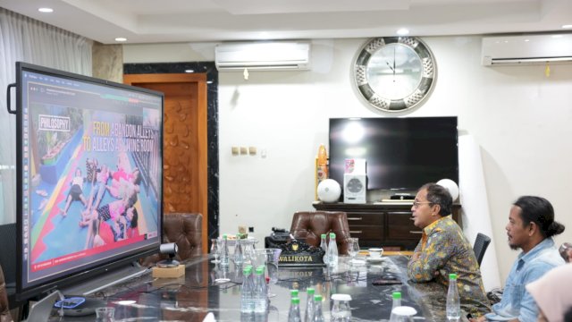 Danny Pomanto sapaan akrab Ramdhan Pomanto di sela-sela Penjurian Event Akbar Indonesia Awards Inews TV secara virtual terkait Program dan Inovasi Pemkot Makassar, di kediaman wali kota, Jl Amirullah, Kamis, (10/08/2023).