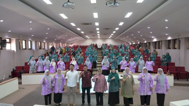 TP PKK Kota Makassar gelar Bimtek Aplikasi Data Dasawisma bagi kader PKK kelurahan se Kecamatan Ujung Tanah Kota Makassar di Ruang Sipakatau Kantor Balaikota Makassar, Kamis (10/08/2023).