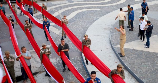 Usung Konsep Bunga Rampai Kemerdekaan, Danny Pomanto Tinjau Langsung Persiapan HUT RI ke-78 di Anjungan City Of Makassar