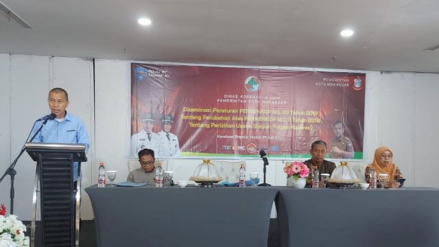 Dinas Koperasi (Diskop) dan UKM Kota Makassar gelar Diseminasi Peraturan Permenkop No. 05 Tahun 2019 tentang Perubahan atas Permenkop No. 11 Tahun 2018 mengenai Perizinan Usaha Simpan Pinjam Koperasi di Hotel Karebosi Premier Makassar, Jumat (21/07/2023).