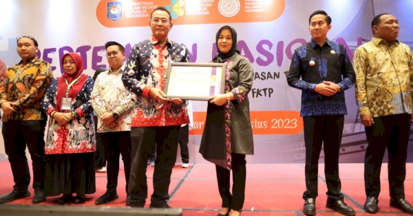 Pertemuan Nasional Adinkes, Pemkot Makassar Terima Penghargaan atas Dukungan Penanggulangan ATM