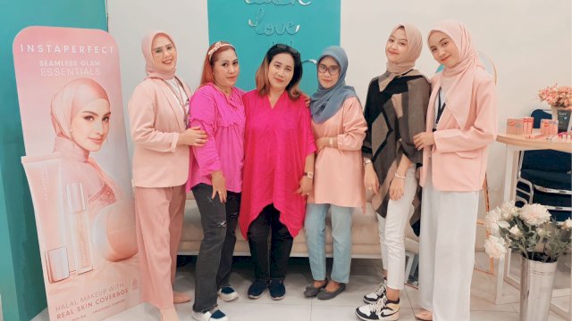 Komunitas ‘Customer Citra’ Ikuti Beauty Instaperfect di Wardah Beauty House