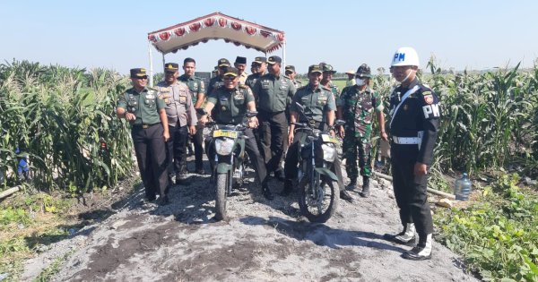 Pangdam IV/Diponegoro Tinjau TMMD 117 di Grobogan