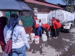 Dampak Fenomena El Nino, PMI Makassar Distribusikan 3000 Liter Air Bersih di Makassar