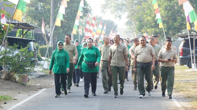 Jalan Santai Meriahkan Perayaan HUT Kemerdekaan RI ke-78 di Akmil