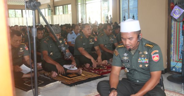 Kodam IV/Diponegoro Gelar Doa Bersama