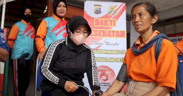 Lestarikan Budaya Gotong-Royong, Polwan Datangi Pasar Rejowinangun Kota Magelang 