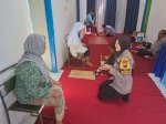Hebat..! Bhabinkamtibmas Aipda Dilia Gelar Sedekah Subuh Pengobatan Gratis