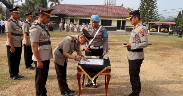 Kapolresta Magelang Resmikan Grup Band ‘Borobudur Police Band’
